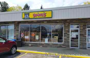 The Whole Family Will Love A Trip To Spike’s Junkyard Dogs, A Hot Dog-Themed Restaurant In Rhode Island - Only In Your State