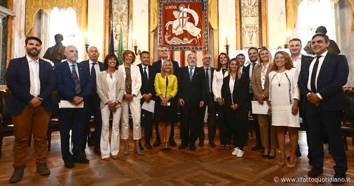 Genova, Bucci presenta la nuova giunta: FdI si ferma a due assessori, entra l’ex capogruppo di Iv. E c’è anche un 16enne “sindaco dei giovani”