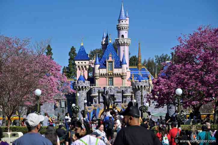 Disneyland hotel guests get a 30-minute head start on Genie+ and Lightning Lane