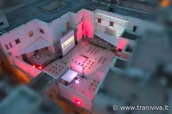 Teatro a corte, dalla Calabria a Trani la compagnia Krimisa con la divertente farsa “L’apparenza inganna” - TraniViva