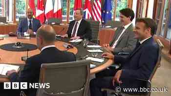 'Show them our pecs' - G7 leaders mock Putin