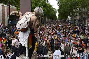 Marche des fiertés 2022 : les chars aux couleurs arc-en-ciel de retour à Paris - France 3 Régions