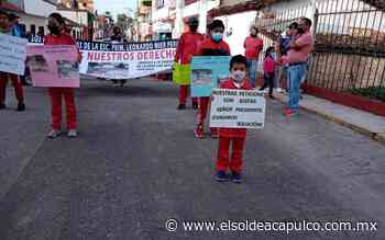 Protestan alumnos y padres en Ayuntamiento de Tixtla - El Sol de Acapulco