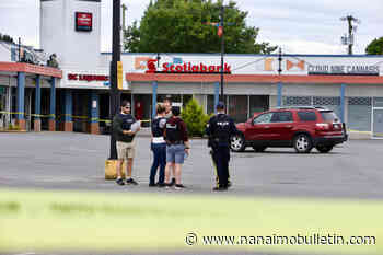 UPDATE: 2 suspects killed, 1 at large after daytime bank robbery in Saanich
