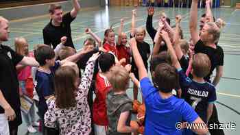Abschluss für „Eagles on tour“: Basketball pur: Itzehoe Eagles trainieren Grundschüler in Hohenlockstedt - shz.de