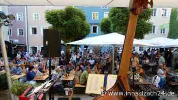 Mini-Openair kann wieder starten: „Jazz am Bichl“ jetzt am Burghauser Stadtplatz