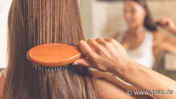 Frisuren-Trend 2022: Mit diesen 3 Dingen zerstörst du deine Haare unbewusst im Alltag