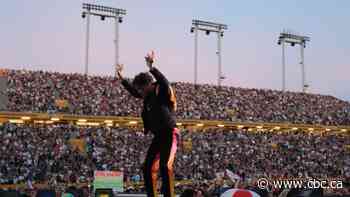 IN PHOTOS | Arkells bring The Rally back to Hamilton, a show 848 days in the making - CBC.ca