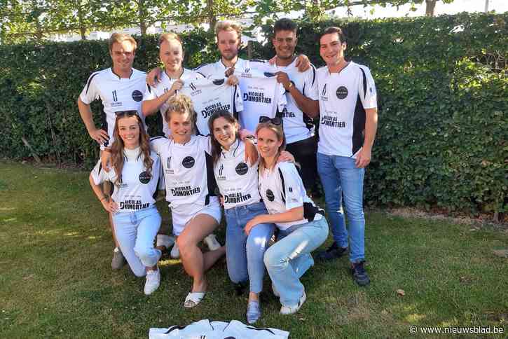 “Dumo vergeten doen we nooit”: Vrienden eren verongelukte Nicolas tijdens populair voetbaltoernooi