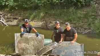 Magnetfischer angeln im Kreis Wittenberg nach Trabis - Mitteldeutsche Zeitung