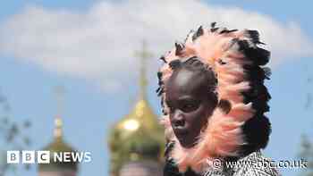 Ukraine war: Russian fashion designers feel sanctions bite