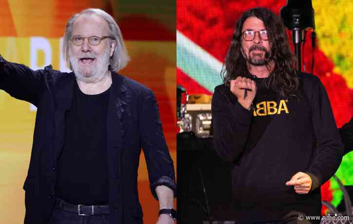 ABBA’s Benny Andersson responds to Dave Grohl’s Glastonbury top with Foo Fighters’ ‘Learn To Fly’ cover