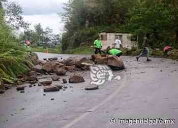 Derrumbe sobre la carretera Misantla a Xalapa tras lluvias - Imagen del Golfo