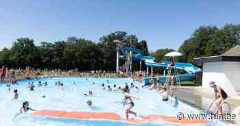 ZIEN. Schoolkinderen genieten van eerste waterpret in zwembad Terlaemen - Het Laatste Nieuws