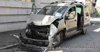 Ancora un incidente all'incrocio tra via Trieste e via Oberdan - L'Informatore Vigevanese