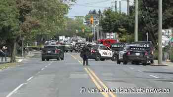 2 suspects killed, 6 police officers injured in shooting at bank in Saanich, B.C. - CTV News VI
