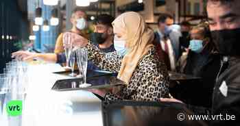 32 anderstalige nieuwkomers in Antwerpen afgestudeerd als horecamedewerker - VRT NWS