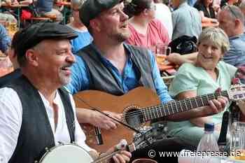 Gockescher Hahn ziert neuen Kulturbahnhof - freiepresse.de