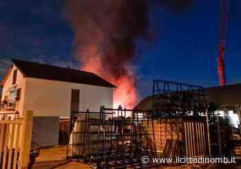 Incendio a Giussano: fiamme alte in via Matteotti - Il Cittadino di Monza e Brianza