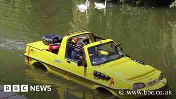 Amphibious car turns heads in Cotswolds town