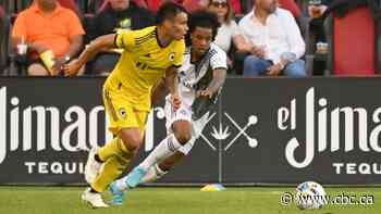 Canadian teenager Jacen Russell-Rowe lifts Columbus Crew past Toronto FC
