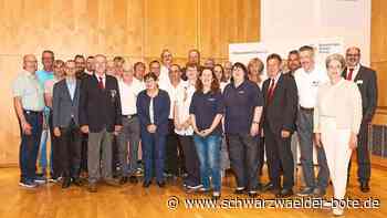 Helfer werden gebraucht - DRK-Kreisverband Calw zeichnet viele Mitglieder aus - Schwarzwälder Bote