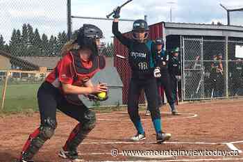 Sundre Minor Ball's U13 Red Devils defeat Sylvan Lake by one run (3 photos) - Mountain View TODAY