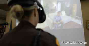 Virtual reality augmenting police officer Taser training - KSBY News