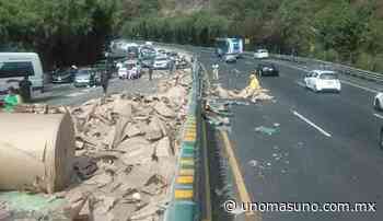 Tractocamión vuelca en la México-Cuernavaca – unomásuno - UnomásUno