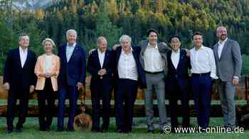 Wie Angela Merkel und Barack Obama: G7-Chefs posieren vor legendärer Holzbank - t-online