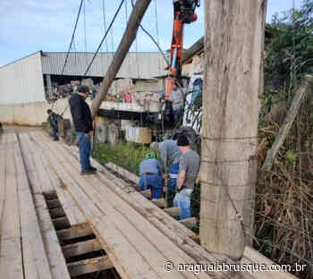 Ponte pênsil na Cristalina recebe manutenção | Trânsito - Rádio Araguaia