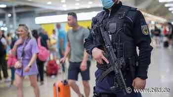 Chaos am Flughafen: Bundespolizei soll an Sicherheitskontrollen unterstützen - BILD