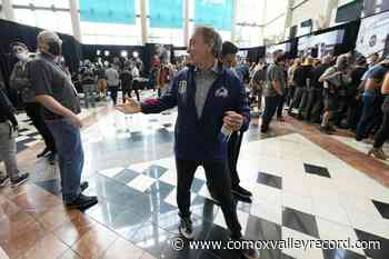 Joe Sakic joins fellow Denver icon John Elway as dual champ - Comox Valley Record