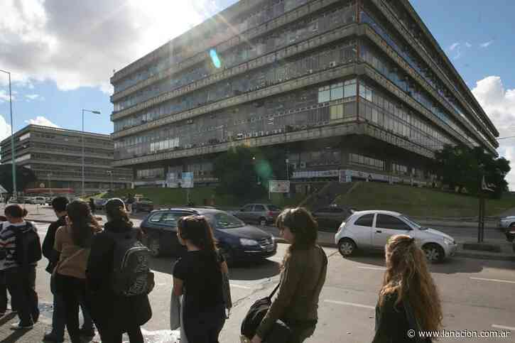 Buenos Aires volvió a ser elegida como la mejor ciudad para estudiar de América Latina - LA NACION
