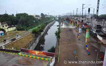 Chennai Corporation permits private maintenance of leisure cycle track along Buckingham Canal - The Hindu