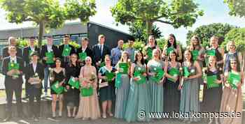 Abschluss 2022 an der Gesamtschule Hamminkeln: Schön und emotional: 146 "Zehner" feierten ihren Abschied - Hamminkeln - www.lokalkompass.de
