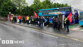 Yorkshire Arriva bus drivers strike enters fourth week