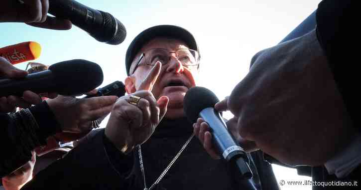 Verona, vescovo licenzia il prete che lo aveva criticato per l’intromissione in campagna elettorale: non potrà più insegnare al Liceo