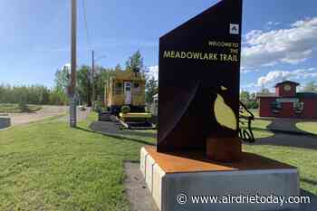Meadowlark Trail Society receives 'Trail Tracker Award' - Airdrie Today