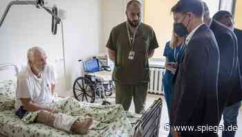 Karl Lauterbach über seinen Besuch in ukrainischen Krankenhäusern: »Der Soldat dachte, ich würde ihn nach Deutschland mitnehmen« - DER SPIEGEL