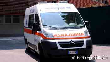 Bari, motociclista pirata investe una donna sul lungomare e scappa: denunciato. Ferite lievi per la vittima - La Repubblica