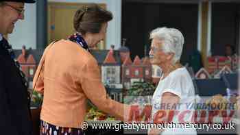 'Queen of knitting' meets Princess Anne at Royal Norfolk Show - Great Yarmouth Mercury