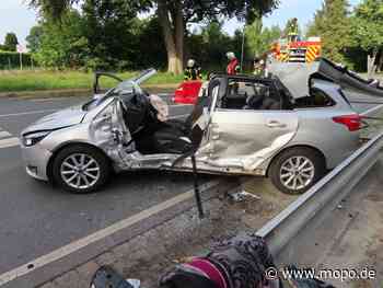 Vorfahrt missachtet: Ford rammt BMW – Fahrerin schwer verletzt - Mopo.de
