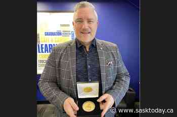 Humboldt's Garinger receives SHSAA Outstanding Official award - SaskToday.ca