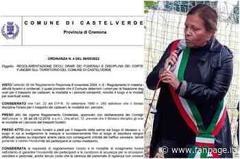 Perché la sindaca di Castelverde in provincia di Cremona ha vietato i cortei funebri - Fanpage.it