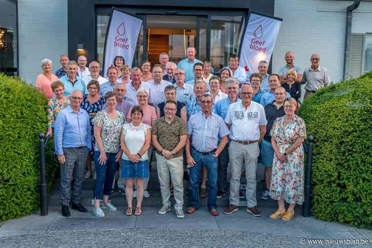 Rode Kruis huldigt trouwe bloeddonoren