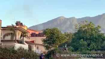 Fiamme sul Monte Somma, elicotteri all’opera spegnere il rogo - Il Fatto Vesuviano