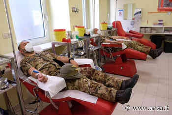 Cuneo, Alpini in coda all'ospedale per donare sangue - Agenzia ANSA