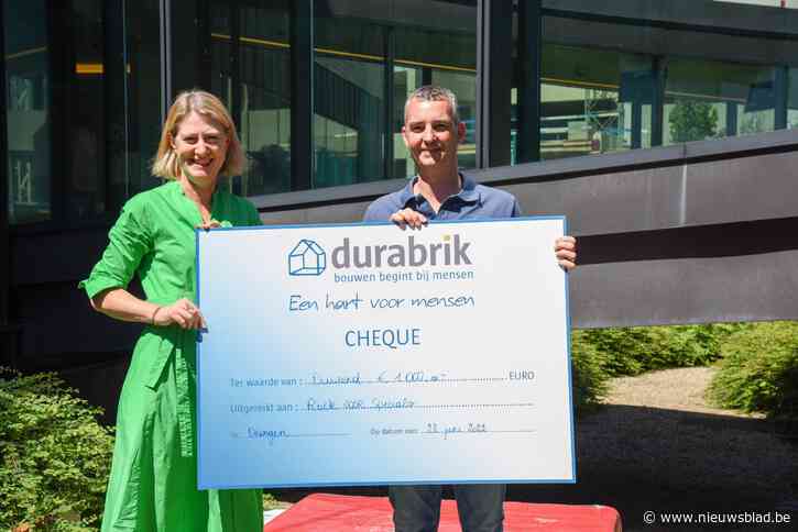 Bouwbedrijf Durabrik schenkt 1.000 euro aan Rock voor Specials