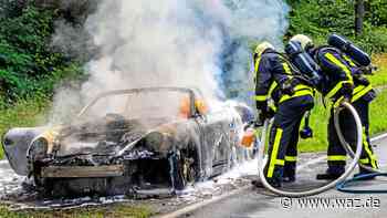 Kamp-Lintfort: Brennendes Auto am Waldrand gelöscht - WAZ News